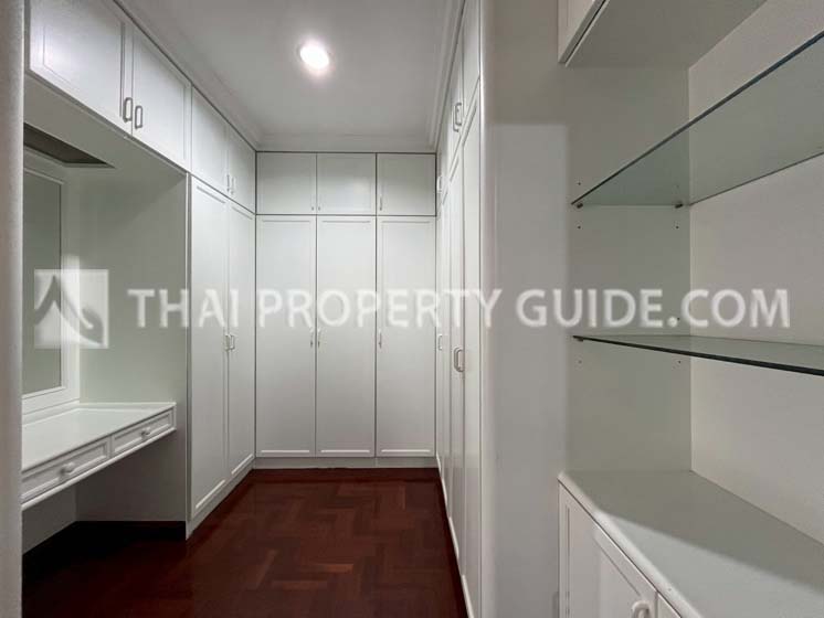 House with Shared Pool in Bangnatrad 